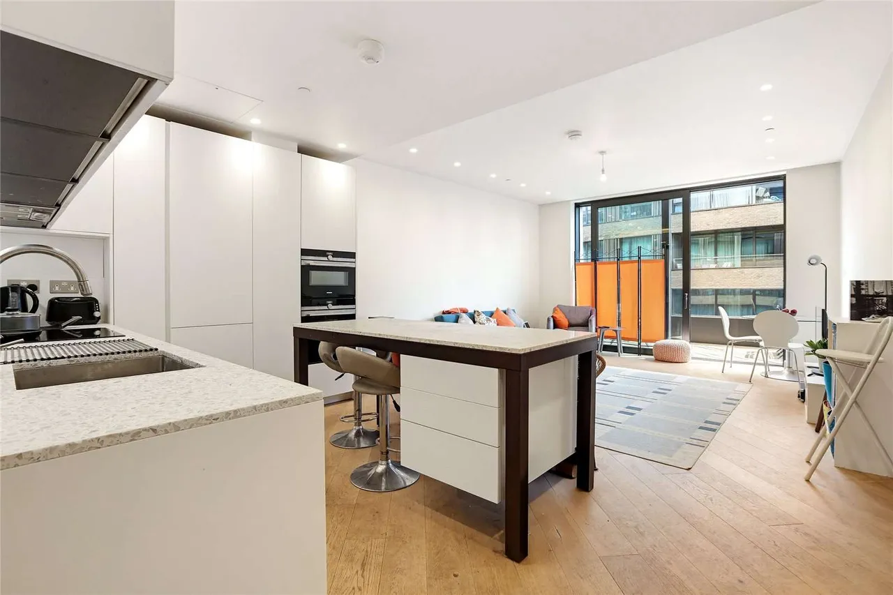 Wood Crescent, London, W12 7GP, photo 3