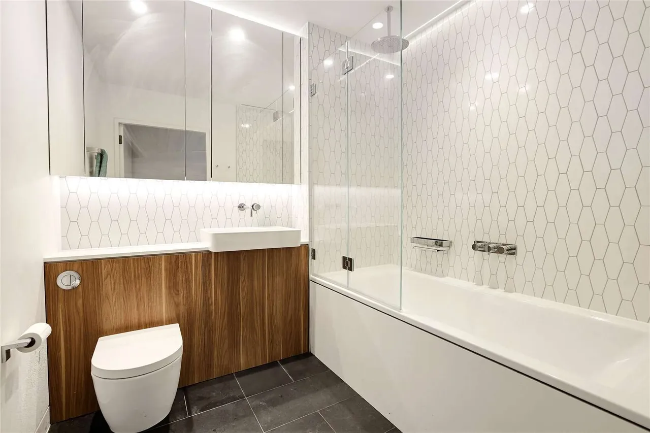 Wood Crescent, London, W12 7GP, photo 7