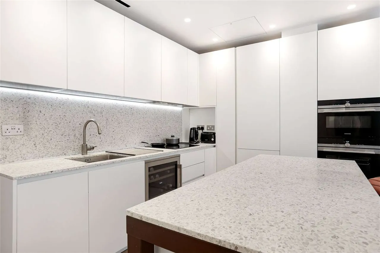 Wood Crescent, London, W12 7GP, photo 4