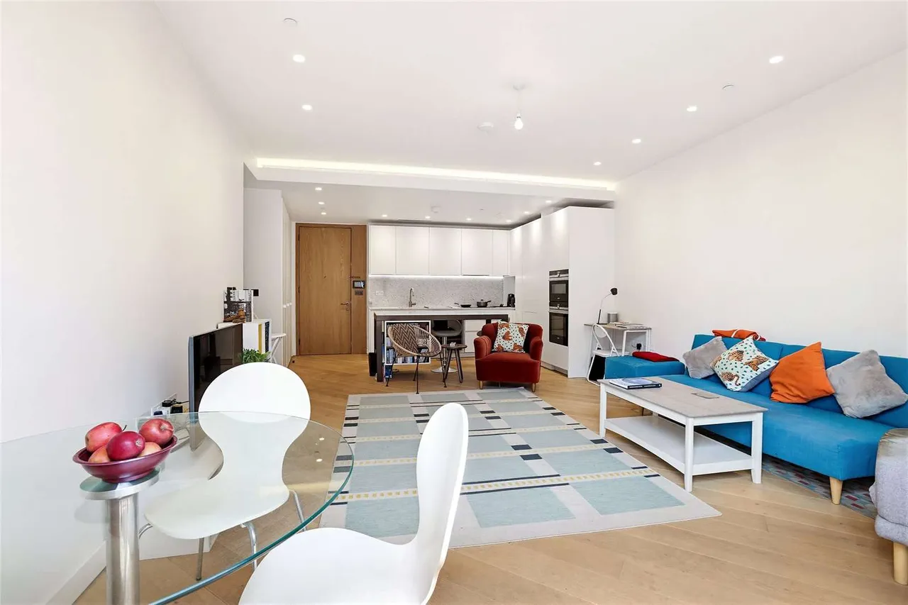 Wood Crescent, London, W12 7GP, photo 5