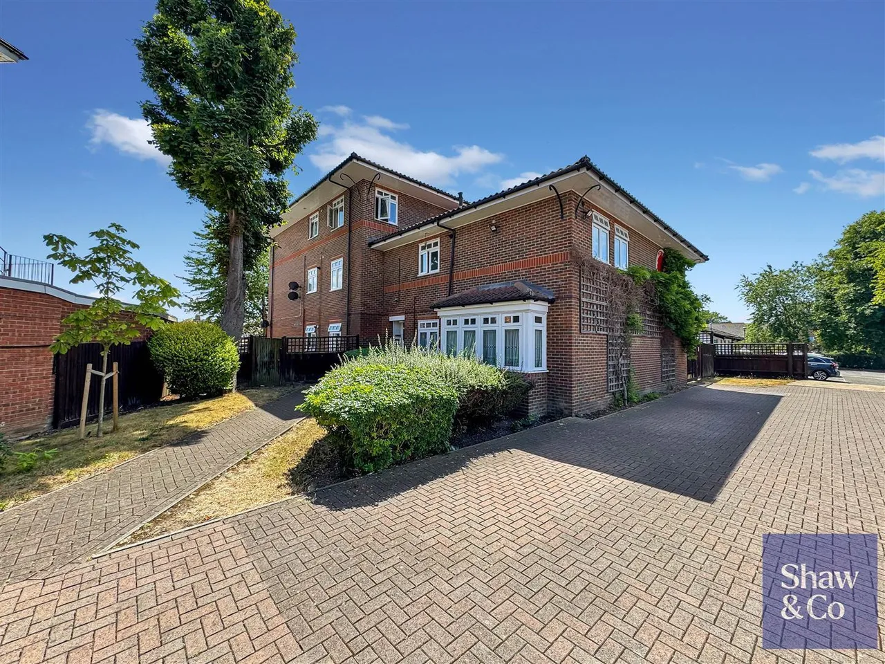 2 bed flat for sale, Staines Road, Hounslow