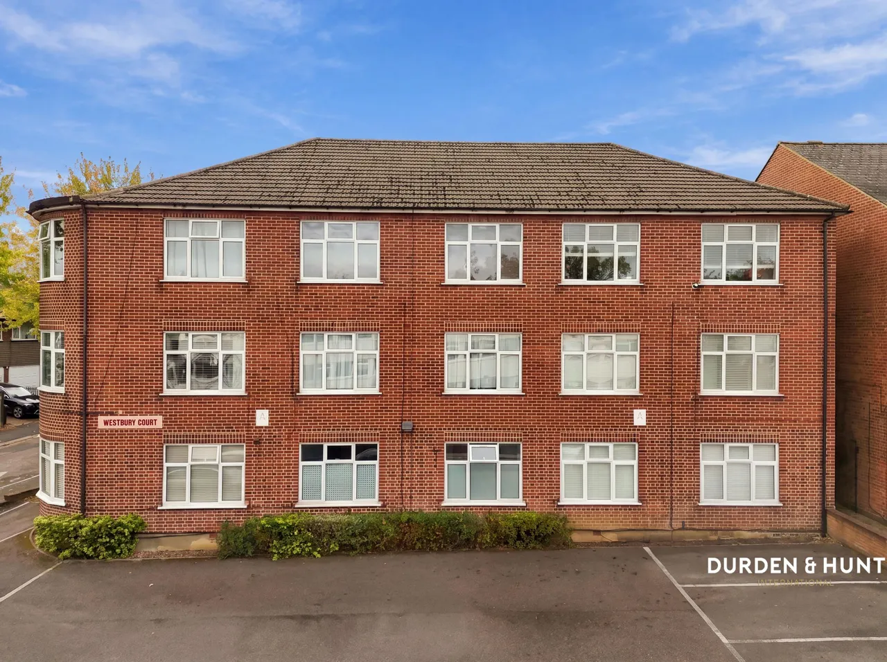 2 bed flat for sale, Palmerston Road, Buckhurst Hill, IG9