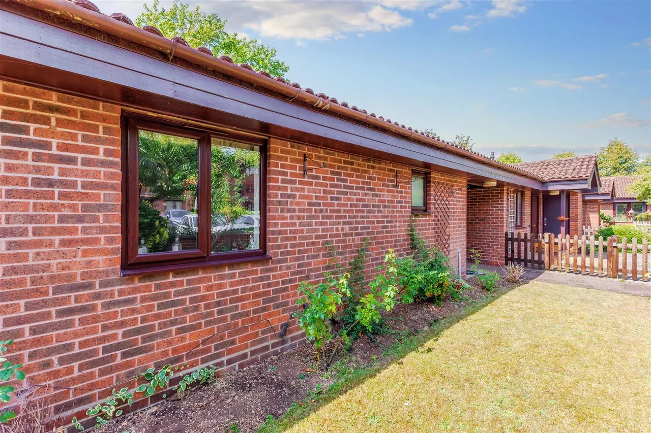 Knights Lane, Tiddington, photo 13