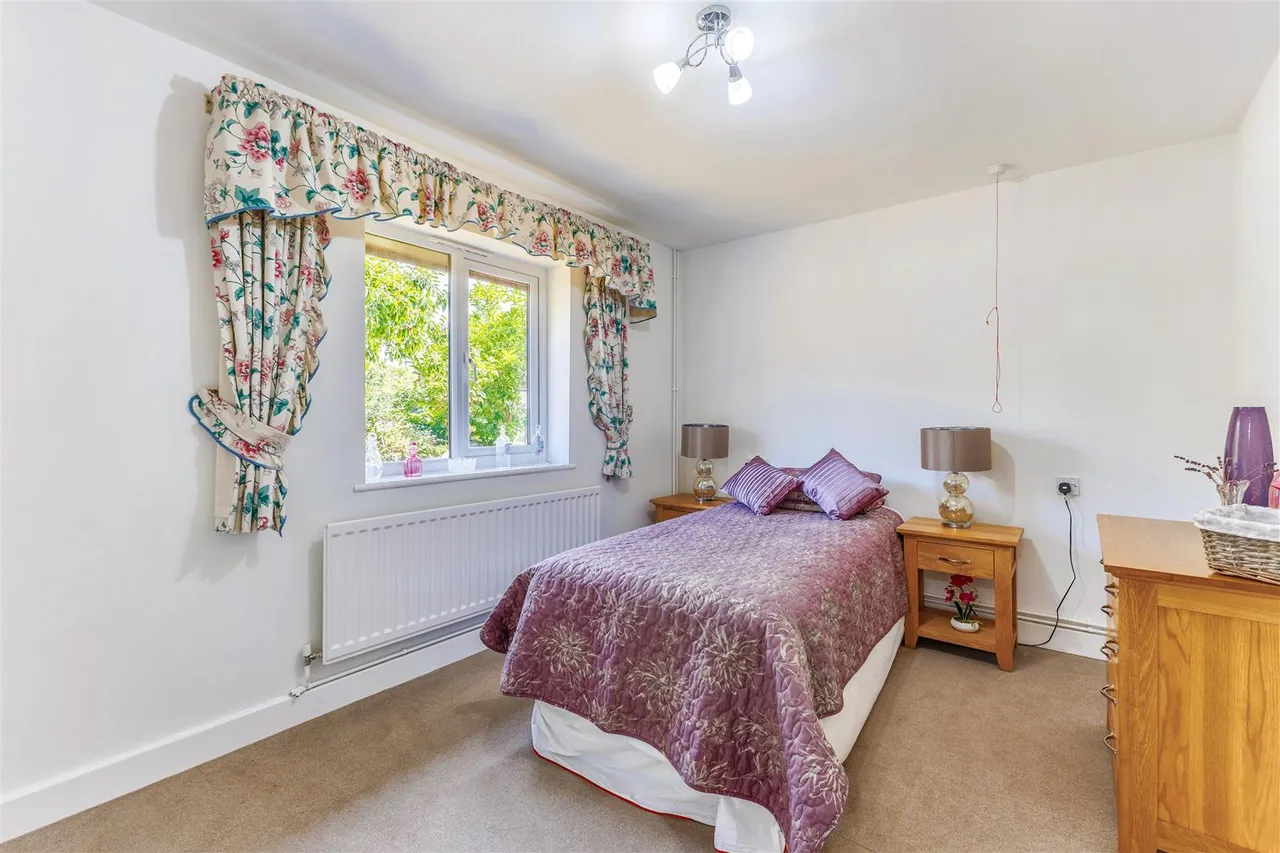 Knights Lane, Tiddington, photo 8