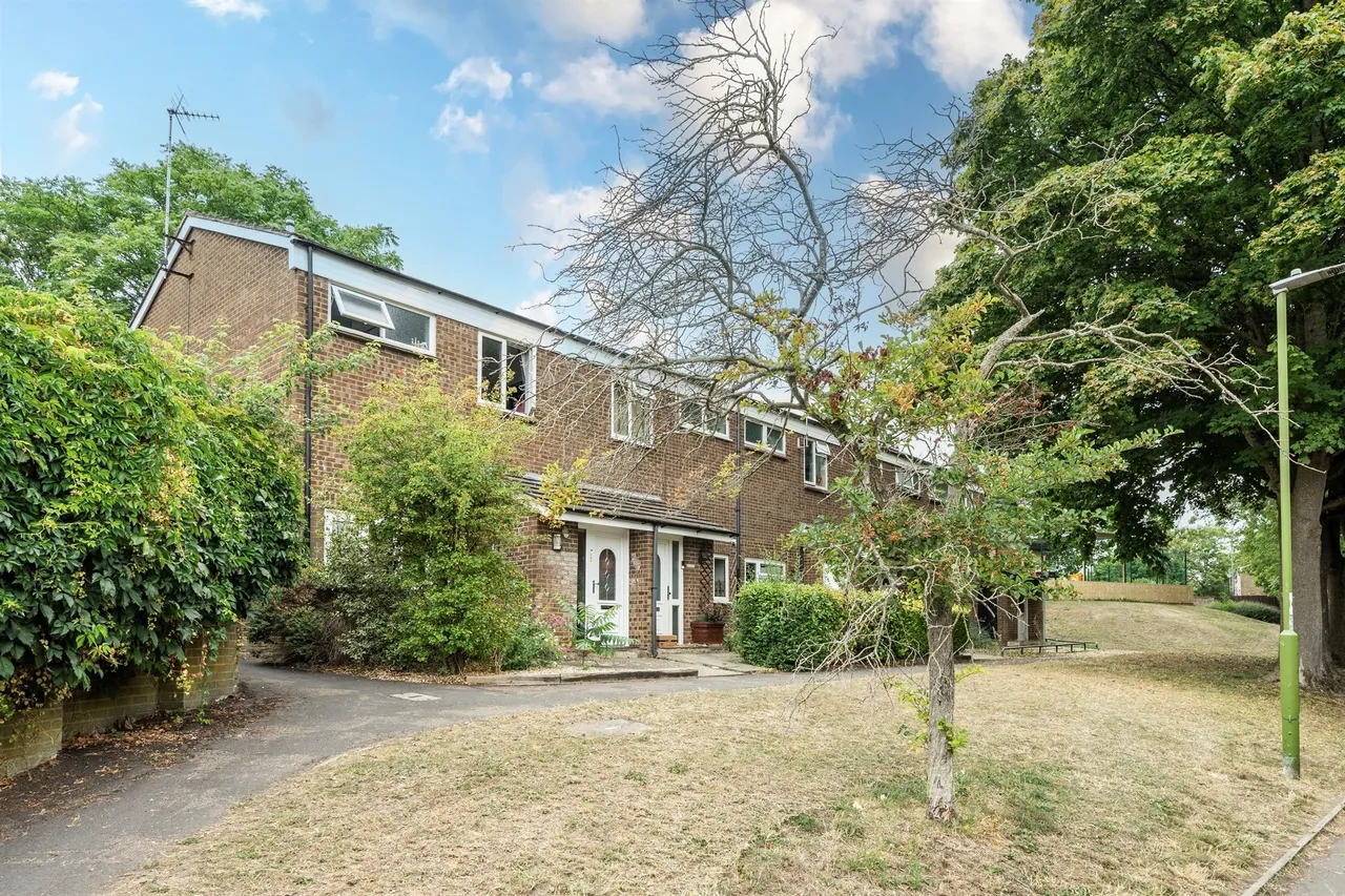 2 bed house for sale, Kingsley Walk, Tring, HP23