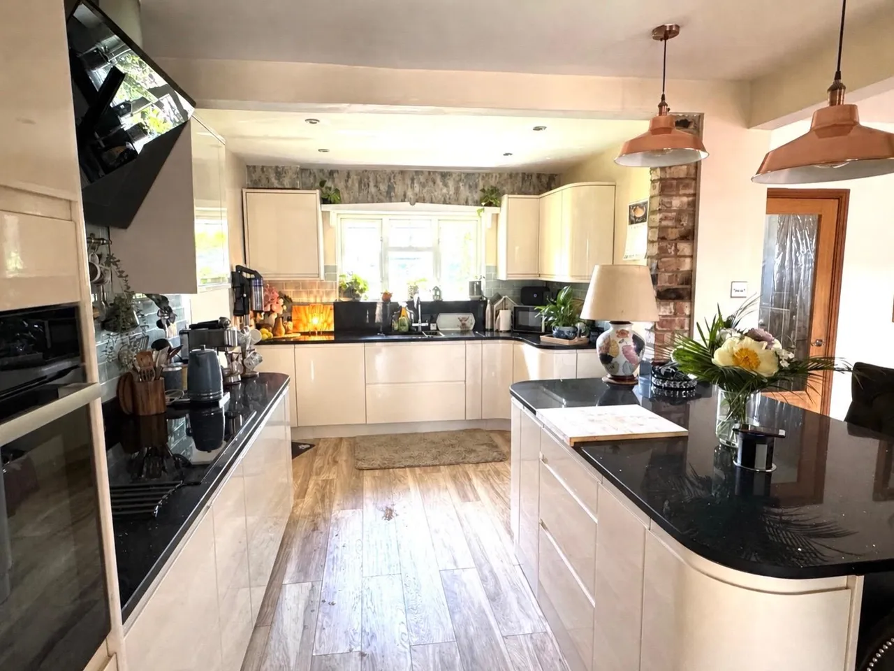 Knights Close, Surrey Egham, TW20, photo 5