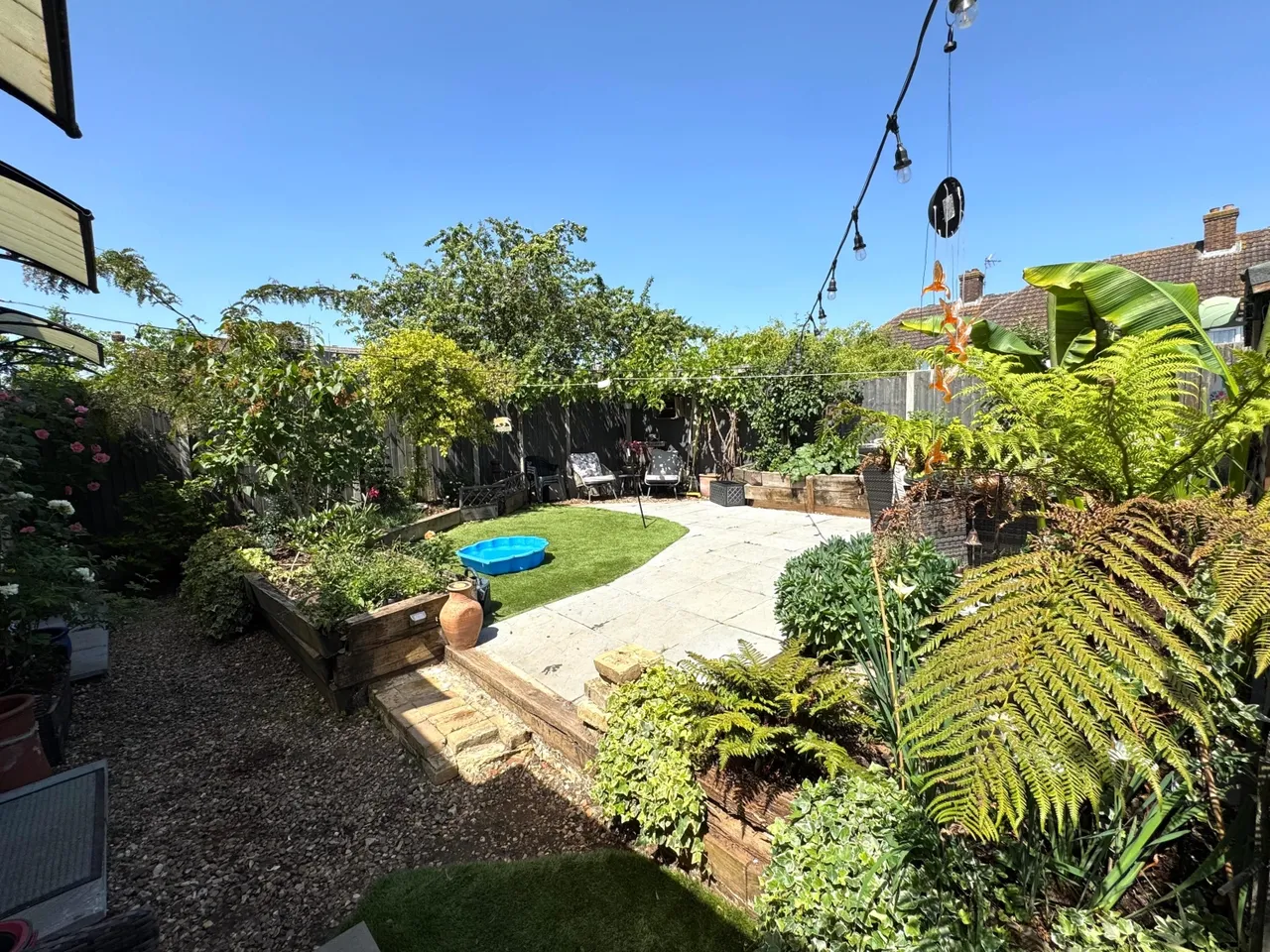 Knights Close, Surrey Egham, TW20, photo 13