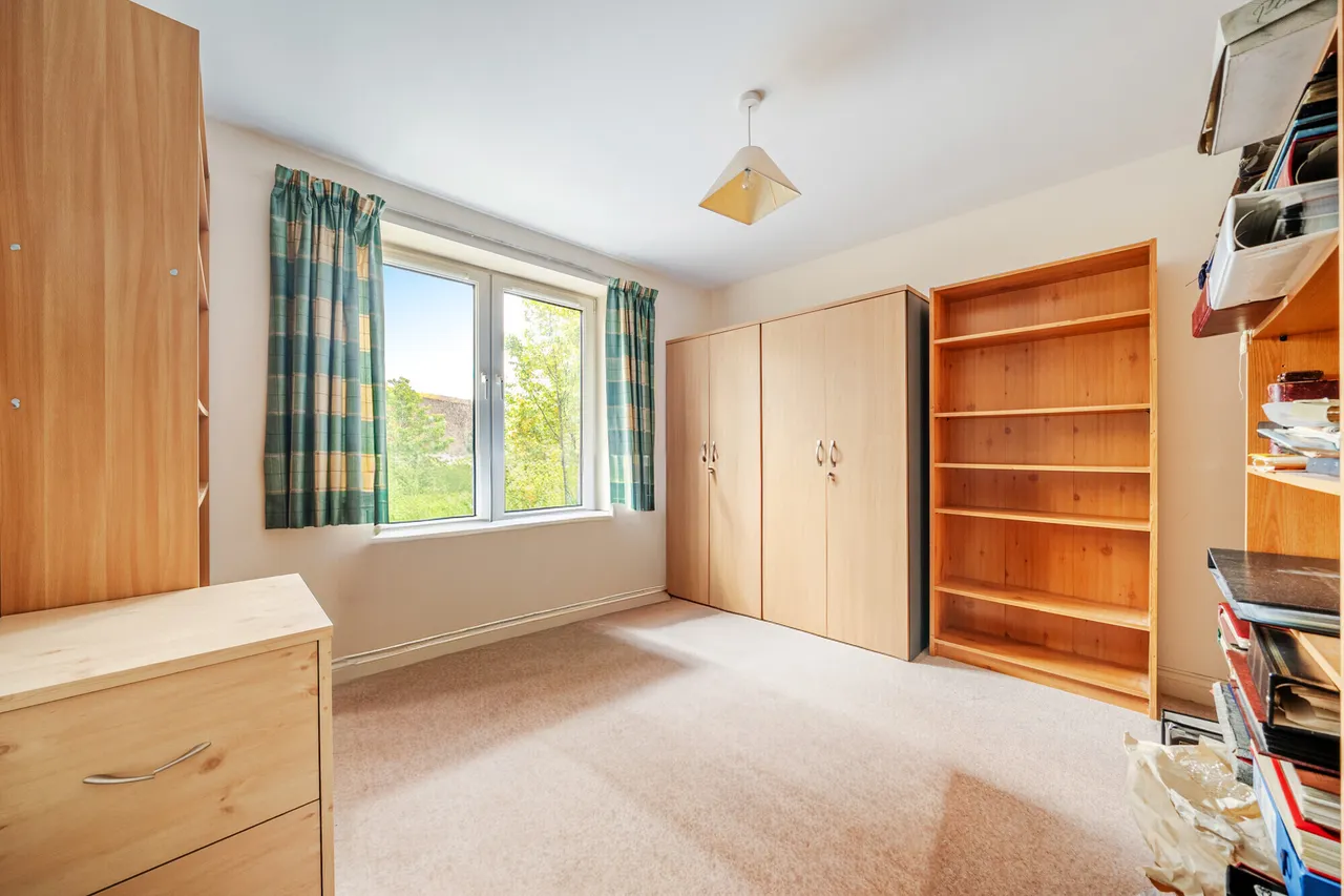 Old Dairy Close, Fleet, GU51, photo 5