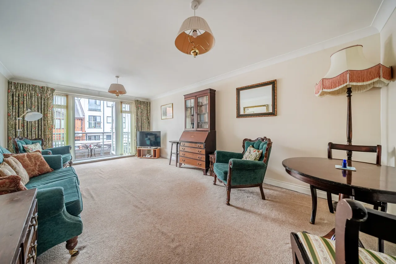 Old Dairy Close, Fleet, GU51, photo 3