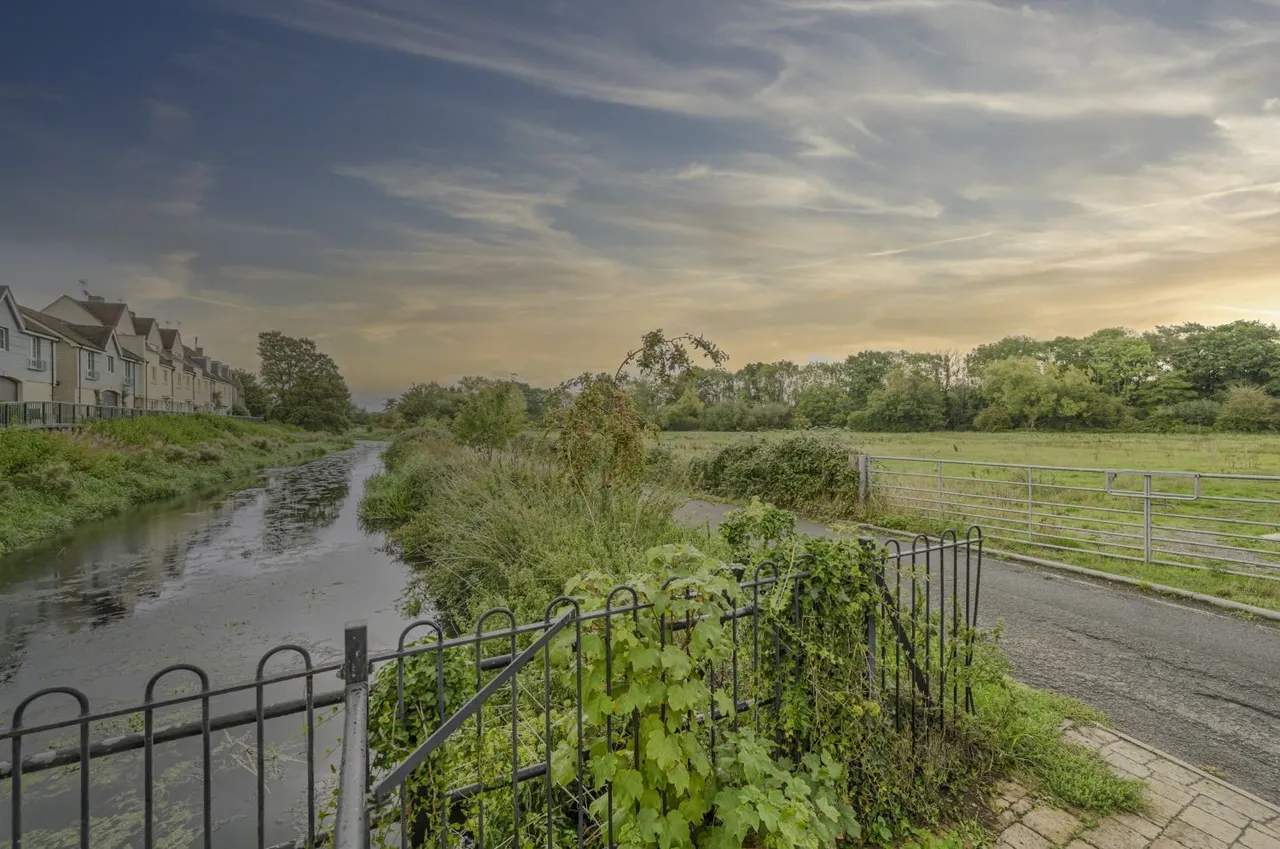 Sir Bernard Lovell Road, Malmesbury, SN16, photo 10