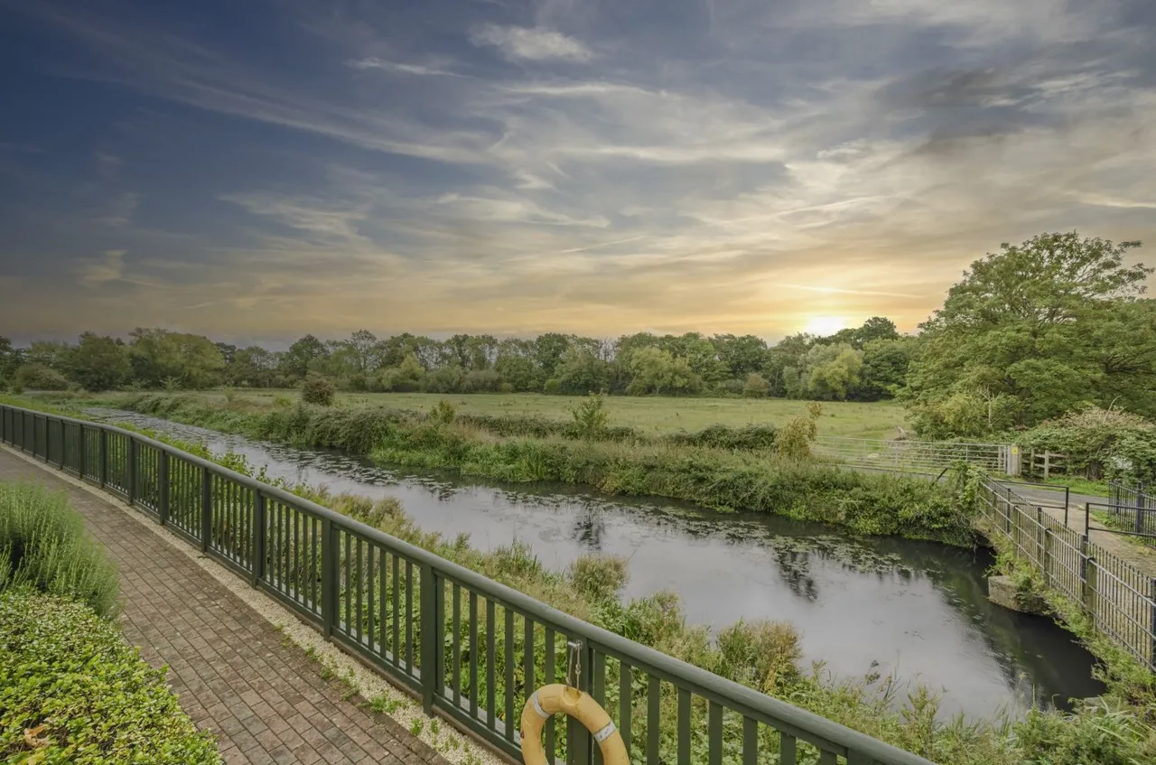 Sir Bernard Lovell Road, Malmesbury, SN16, photo 4