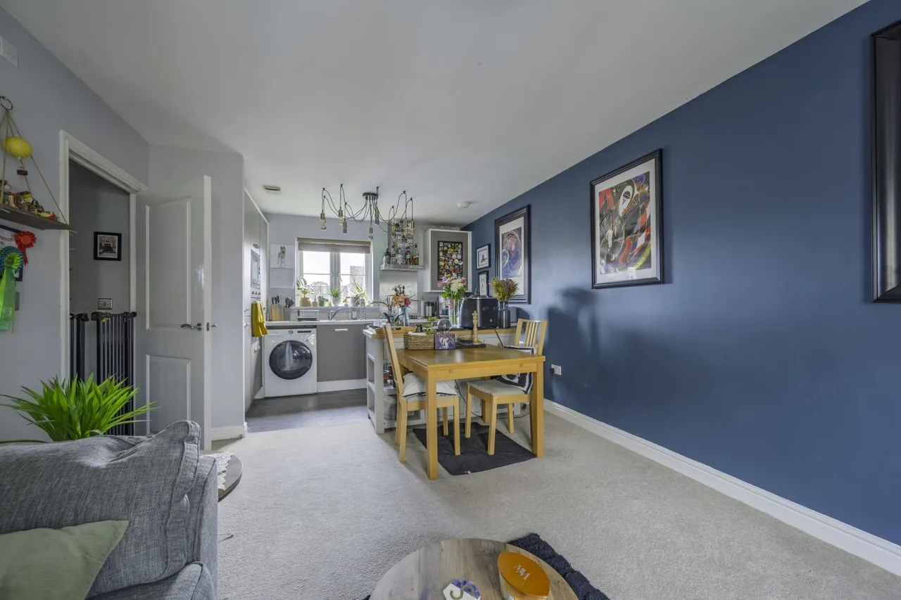 Sir Bernard Lovell Road, Malmesbury, SN16, photo 2
