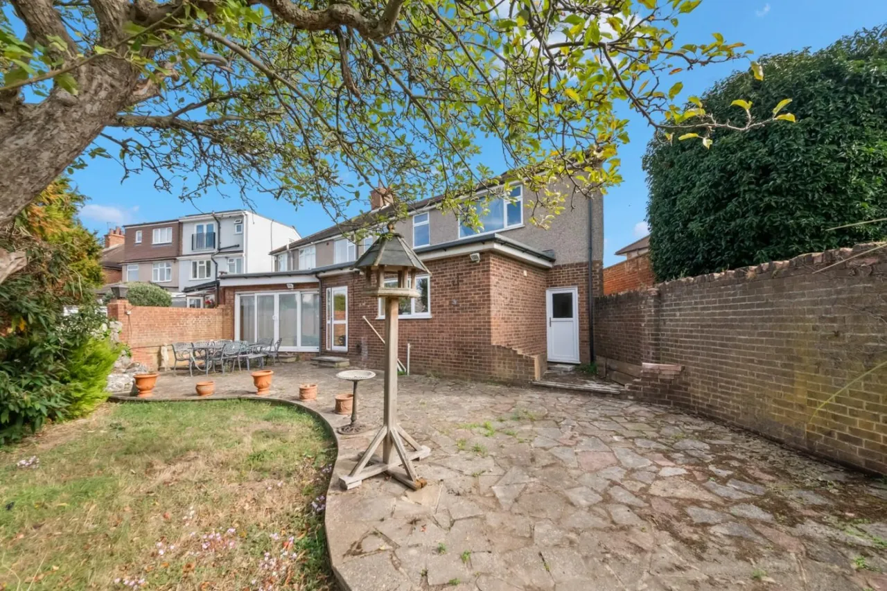 Blacklands Drive, Hayes, UB4, photo 18