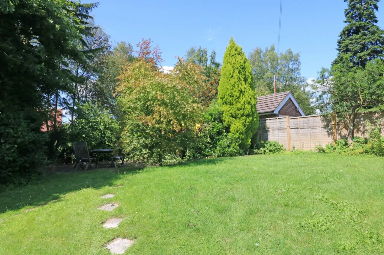 Forest Road, Colgate, RH12, photo 6