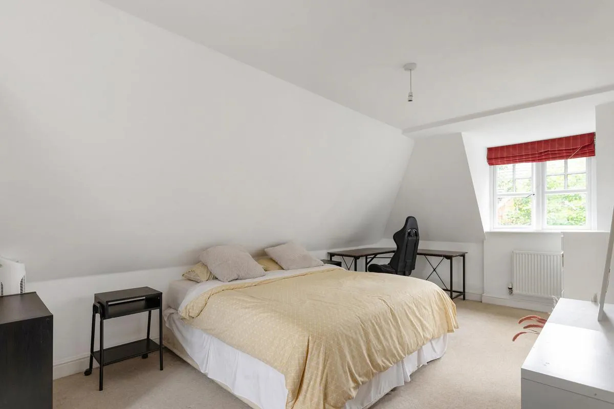 Oakington Close, Sunbury-on-thames, TW16, photo 16