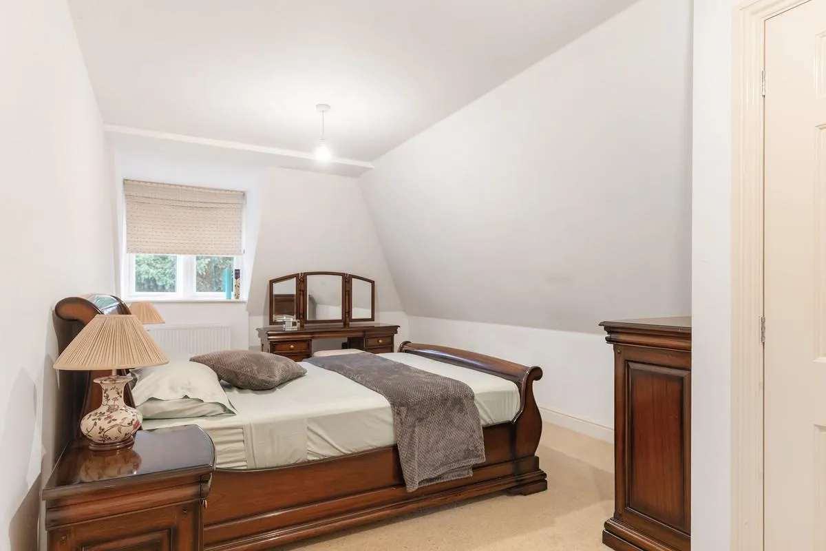 Oakington Close, Sunbury-on-thames, TW16, photo 13