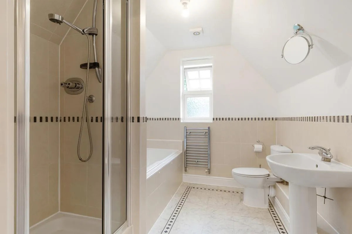 Oakington Close, Sunbury-on-thames, TW16, photo 18