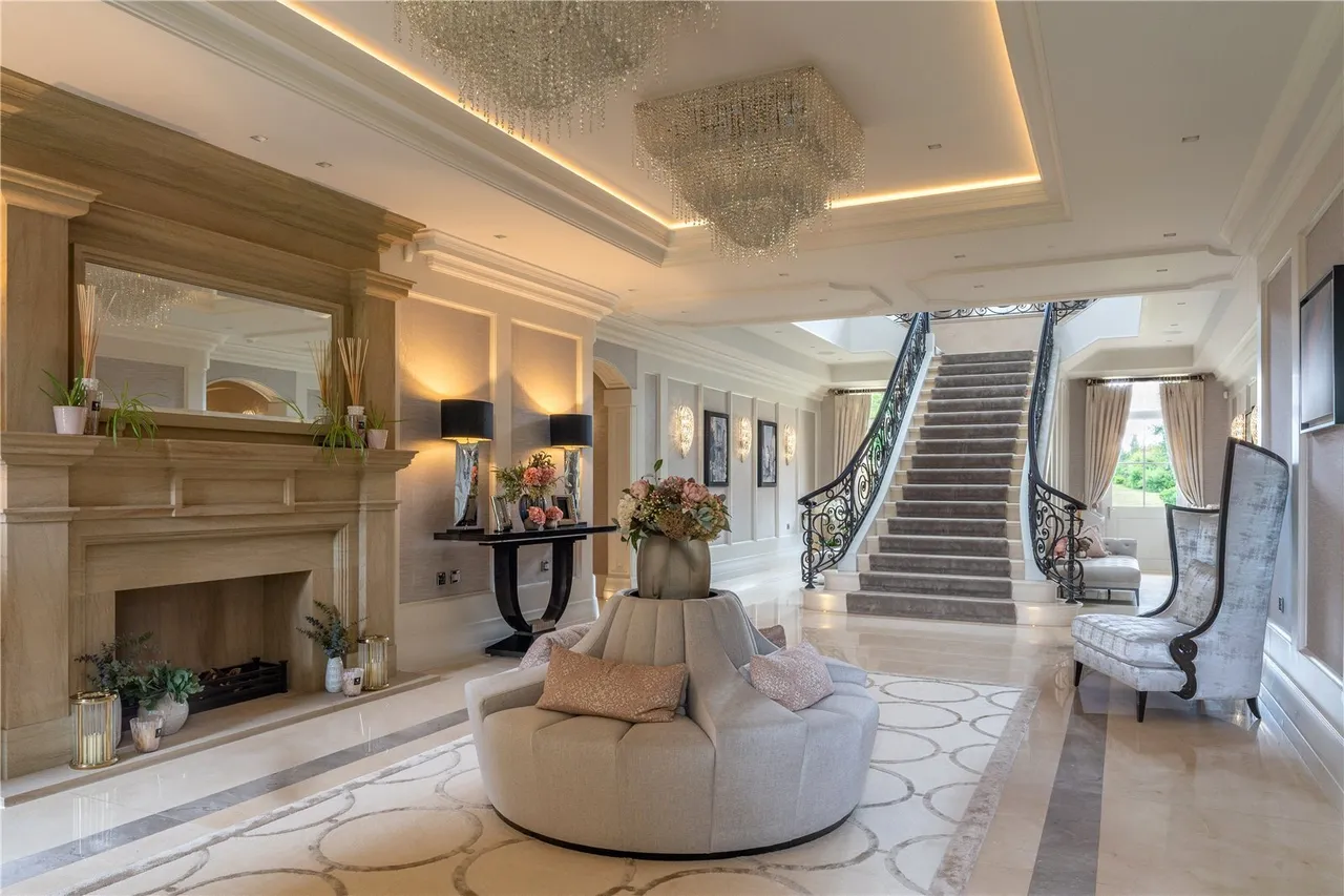 Half Acre Lane, WA4, photo 6