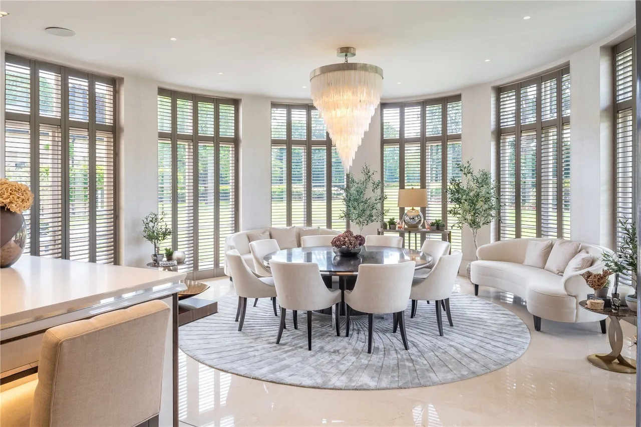 Half Acre Lane, WA4, photo 9