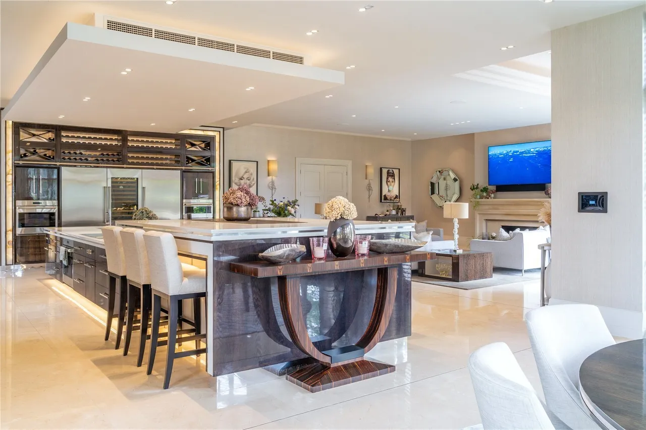 Half Acre Lane, WA4, photo 8