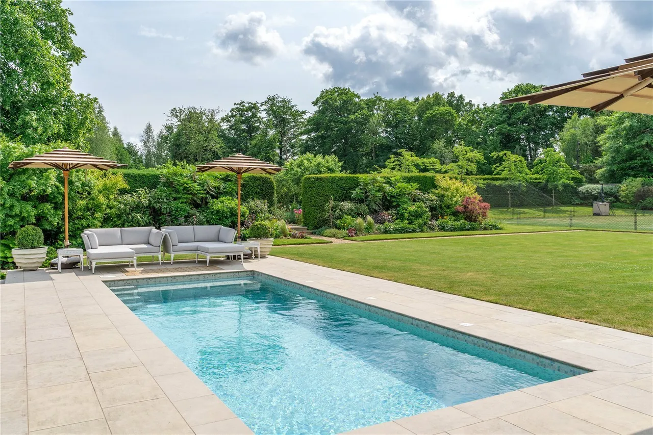 Half Acre Lane, WA4, photo 24