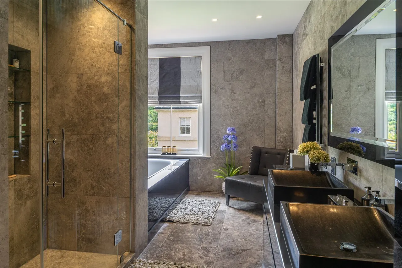 Half Acre Lane, WA4, photo 21