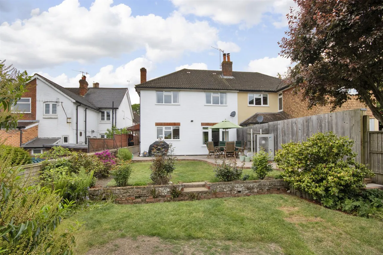 Scabharbour Road, Weald, photo 3