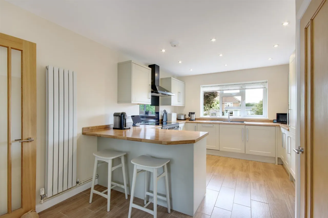 Scabharbour Road, Weald, photo 7
