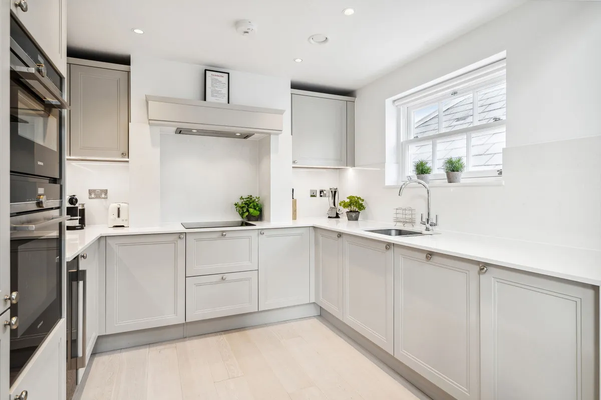 Latchmere Close, Richmond, TW10, photo 7