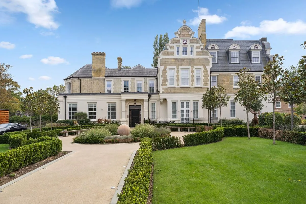 Latchmere Close, Richmond, TW10, photo 2