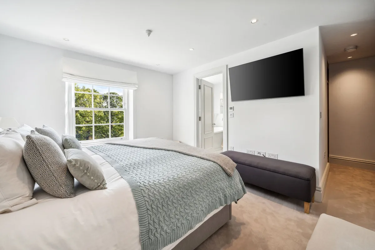 Latchmere Close, Richmond, TW10, photo 9