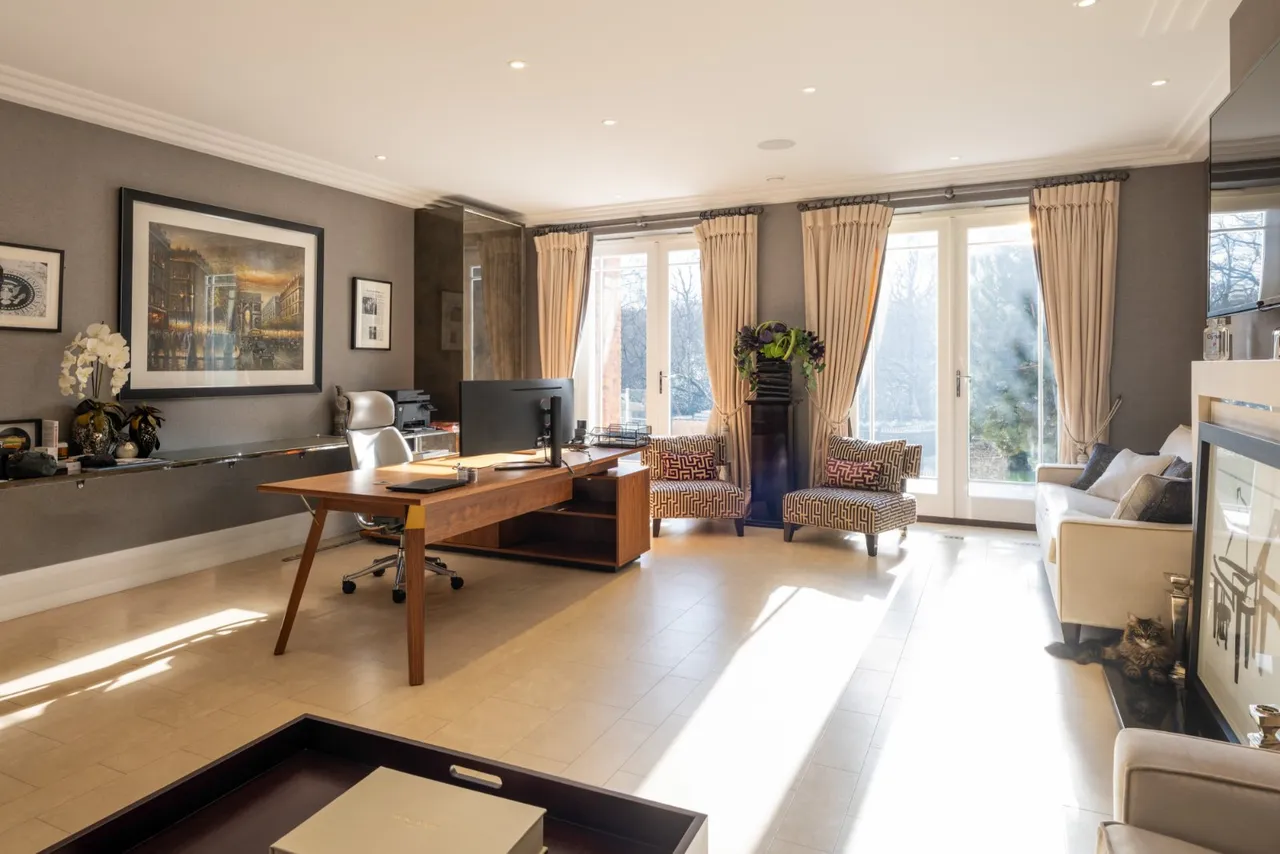 Nuns Walk, Wentworth Estate, GU25, photo 10