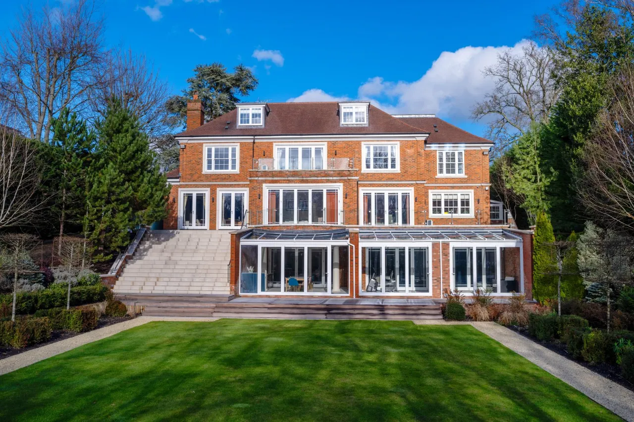 Nuns Walk, Wentworth Estate, GU25, photo 47