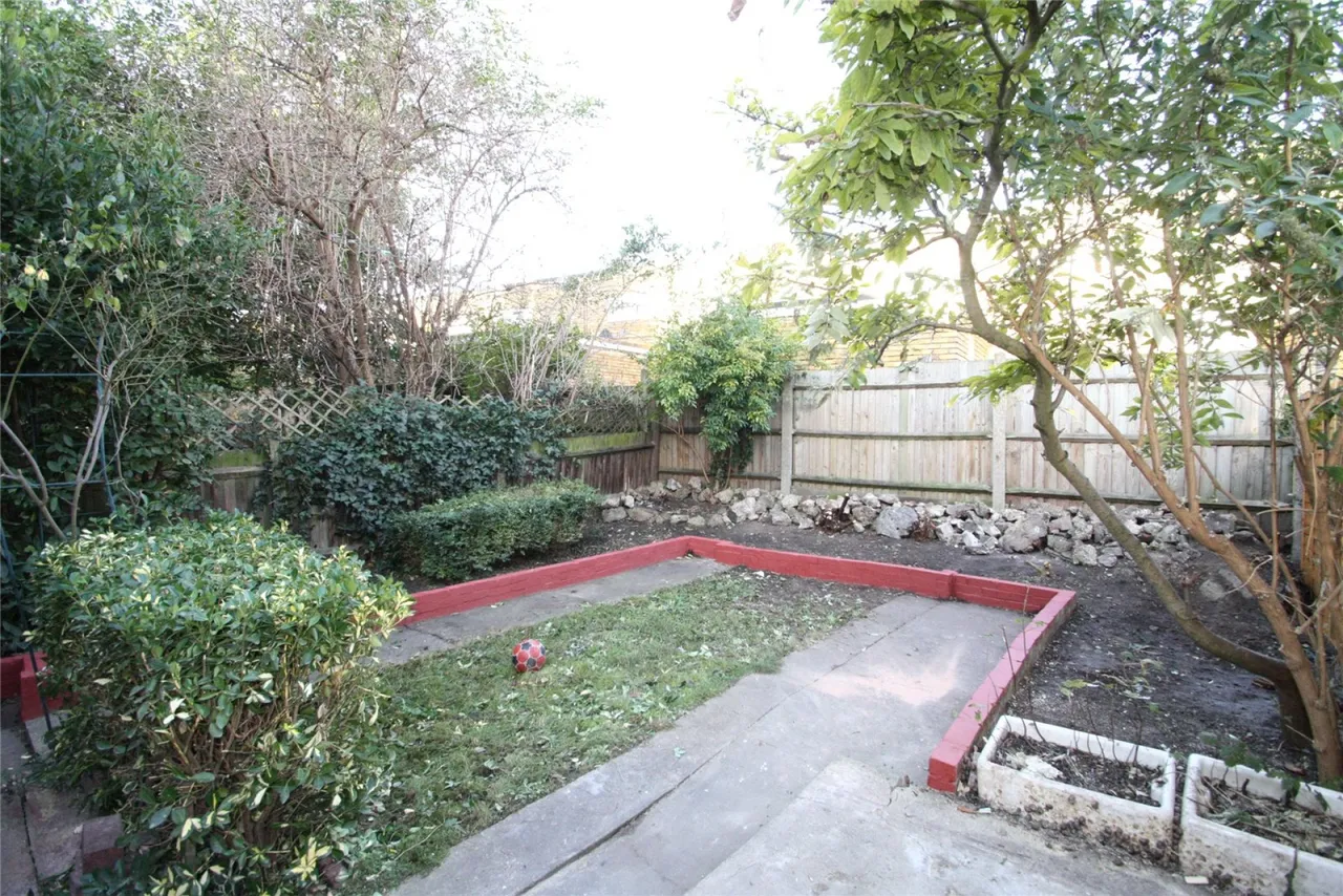 Warlters Close, Holloway, photo 4