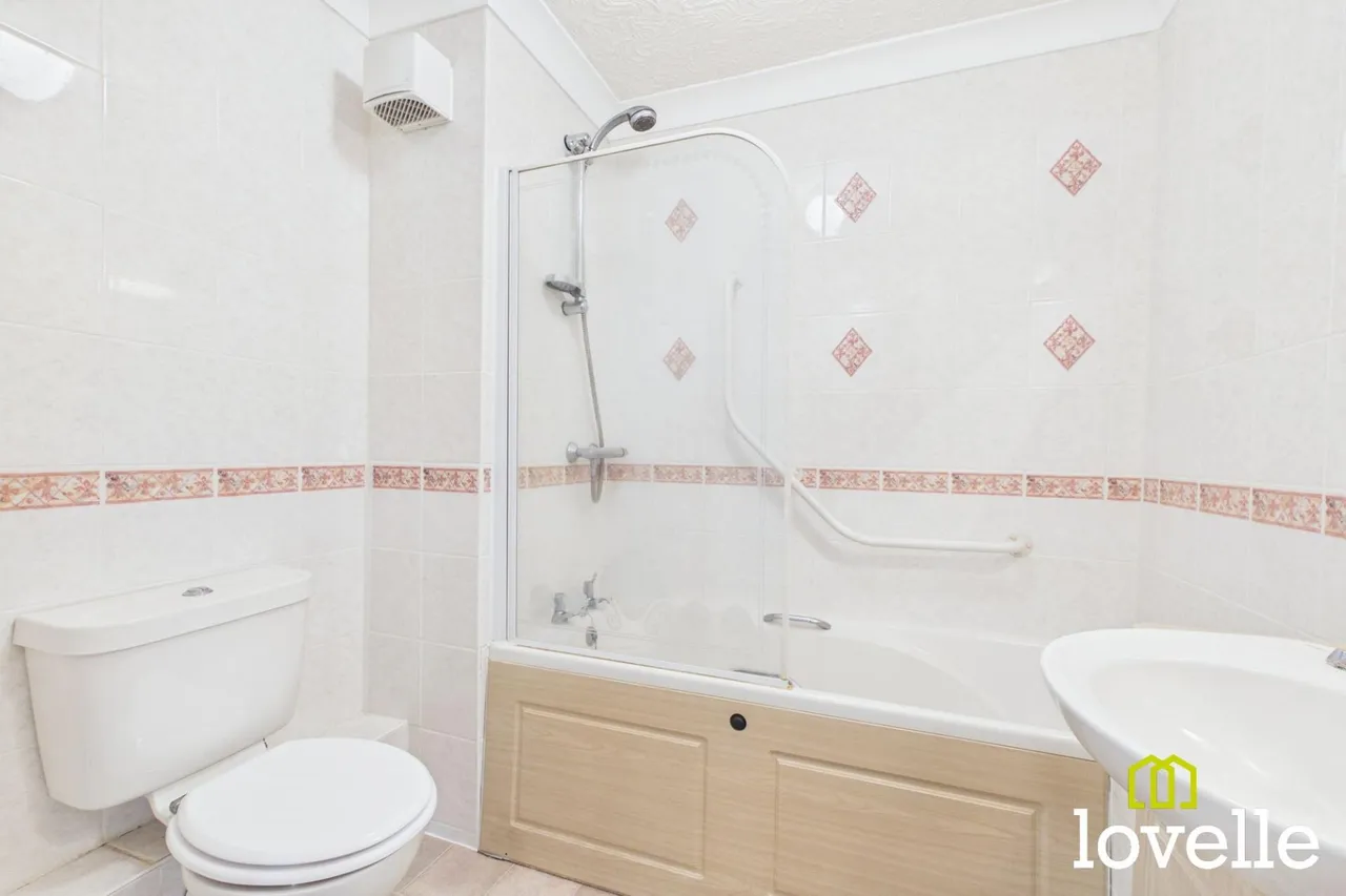 Newgate Street, Shardeloes Court, HU16, photo 11