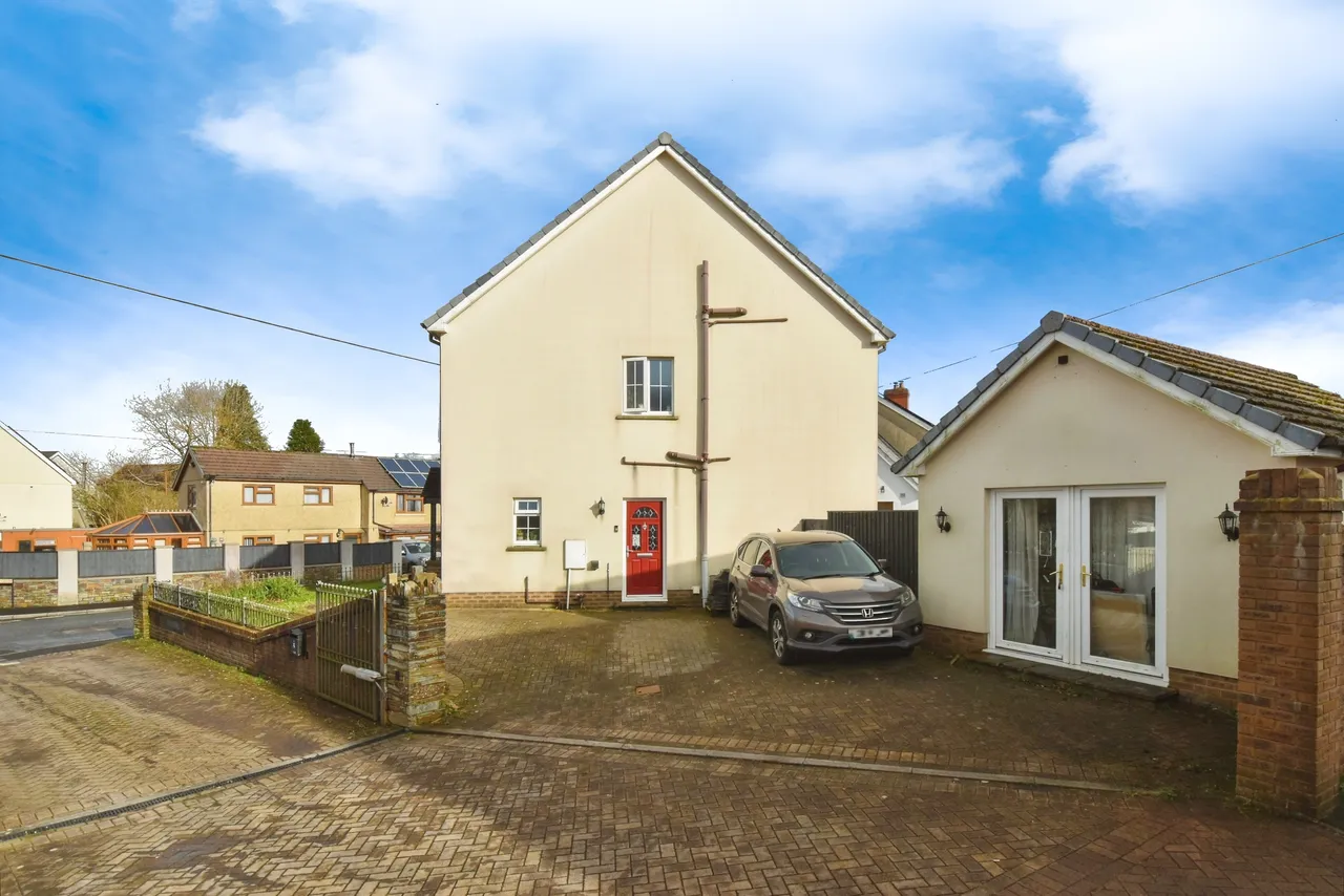 Llys Y Foel, Foelgastell, SA14, photo 4