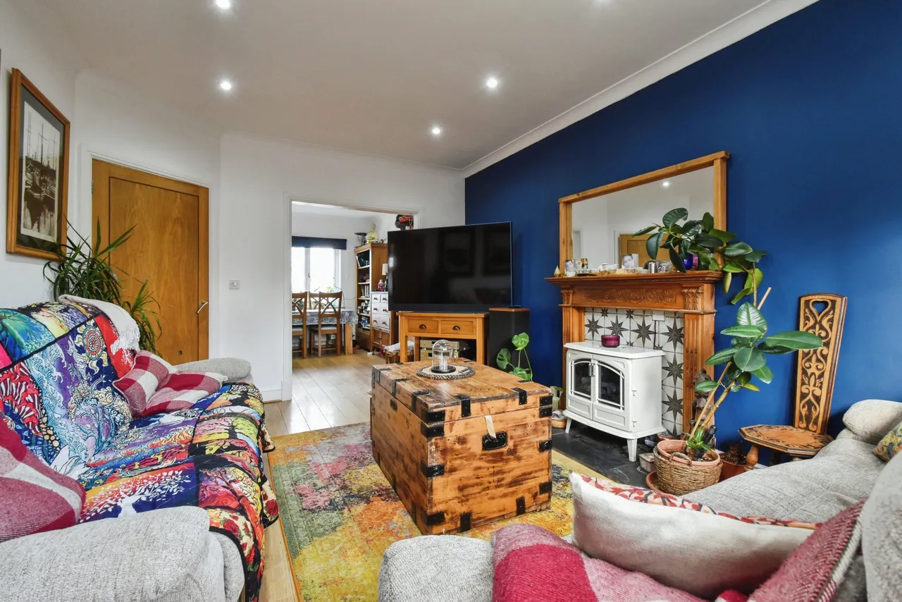 Llys Y Foel, Foelgastell, SA14, photo 6