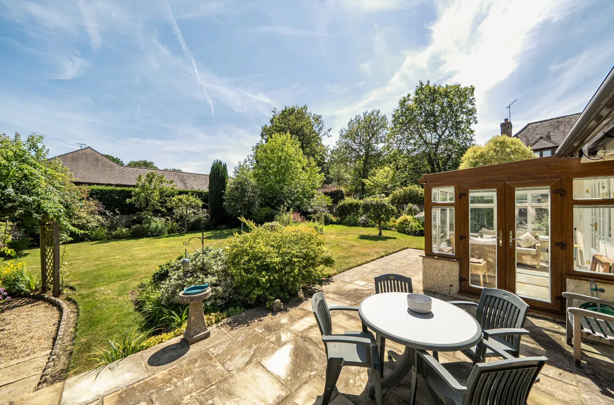 Storrington, RH20 3HQ, photo 17