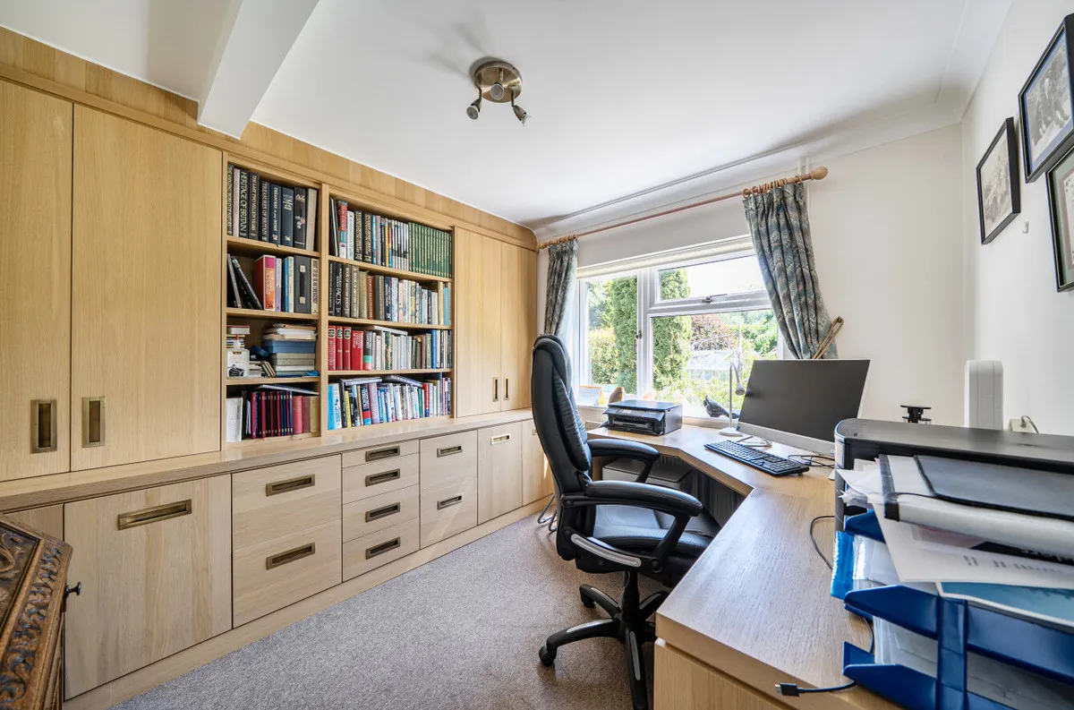 Storrington, RH20 3HQ, photo 9