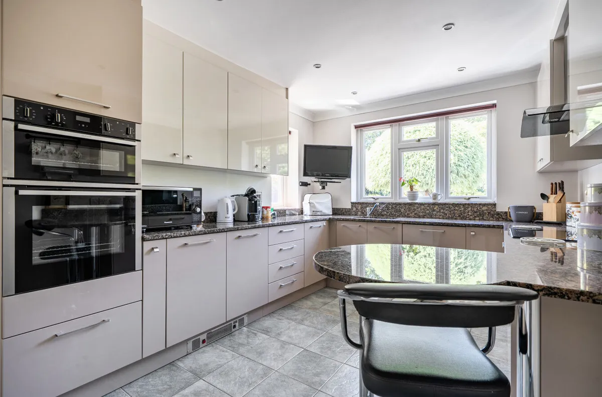 Storrington, RH20 3HQ, photo 12
