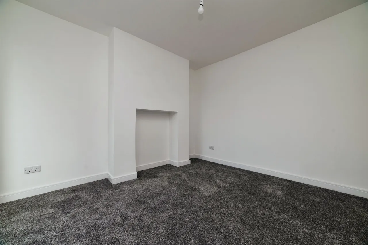 Grange Crescent, Anlaby, Hull, photo 4