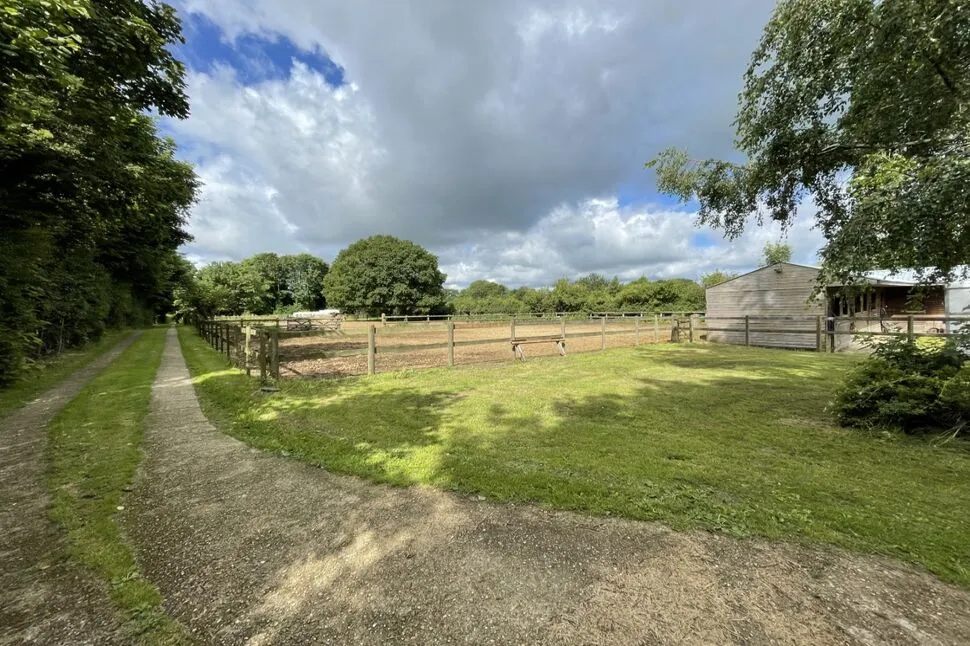 Longage Hill, Rhodes Minnis, CT4, photo 13
