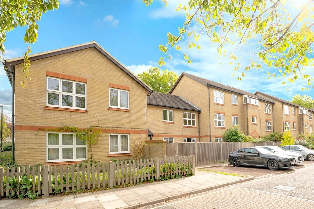 1 bed flat for sale, Ivybridge Close, Twickenham, TW1