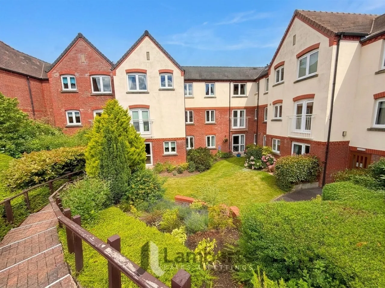 23 Pardoe Court New Road, Studley, photo 14