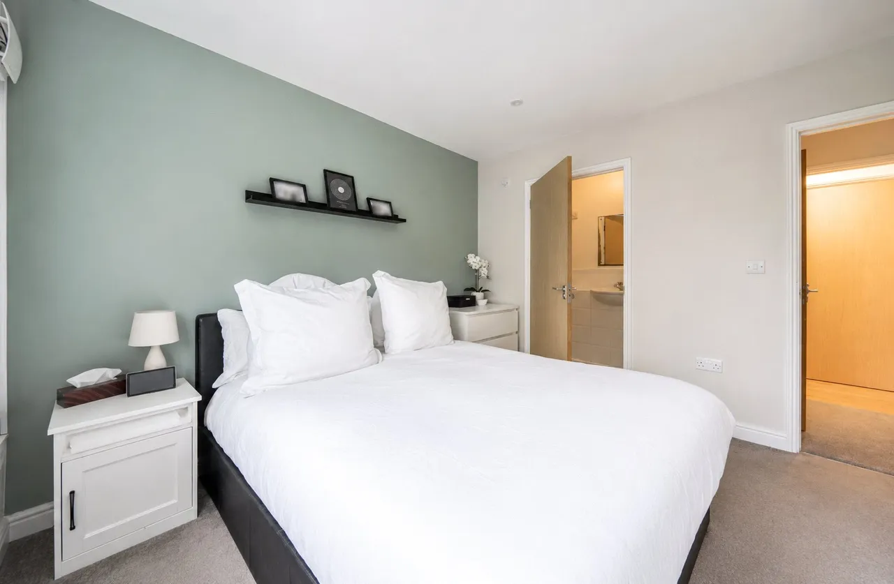 Sherriff Close, Esher, KT10, photo 5