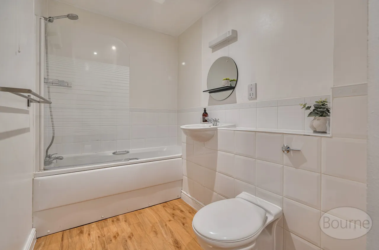 Sherriff Close, Esher, KT10, photo 8