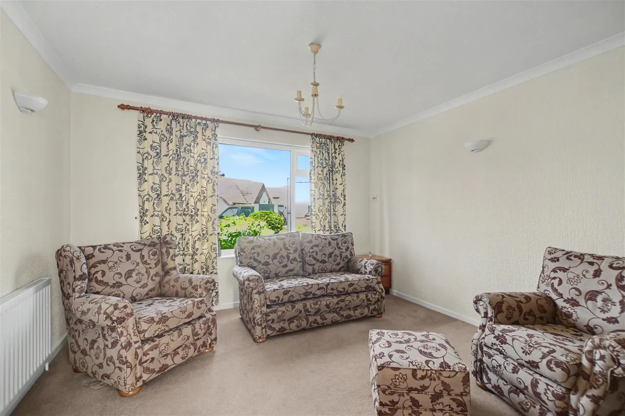 Waverley Avenue, Beeston, NG9, photo 2