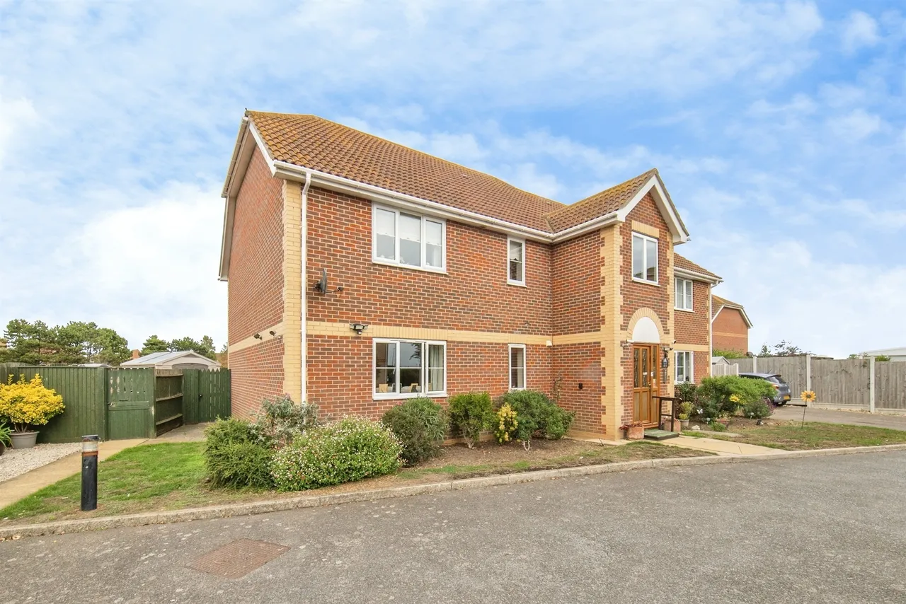 Hastings Avenue, Clacton-On-Sea, CO15, photo 14