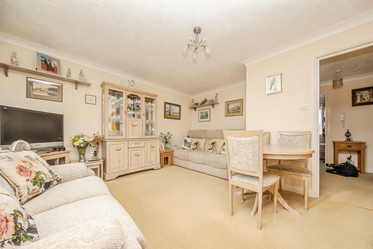 Hastings Avenue, Clacton-On-Sea, CO15, photo 3
