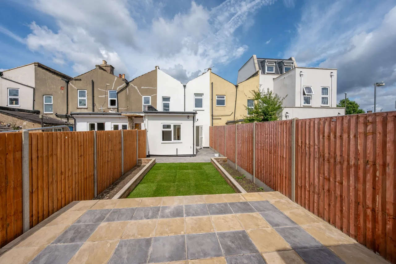 London, SW20, photo 6